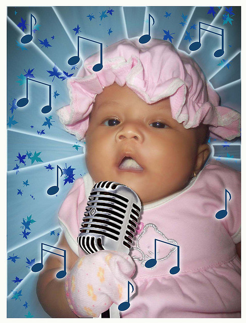 Хүн эхийн хэвлийд байхаасаа дуулж эхэлдэг